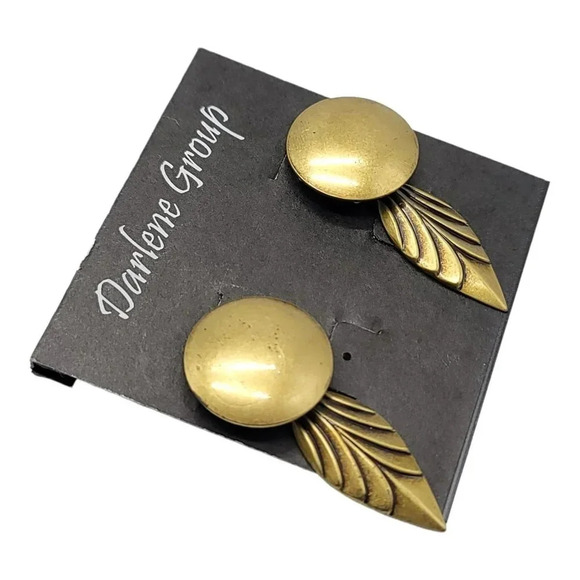 Darlene Group Circle Post Earrings With Leaf Drop Accent - Picture 2 of 4